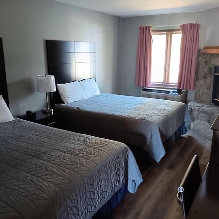 Hofbrau Riverfront Hotel Гелен Екстер'єр фото